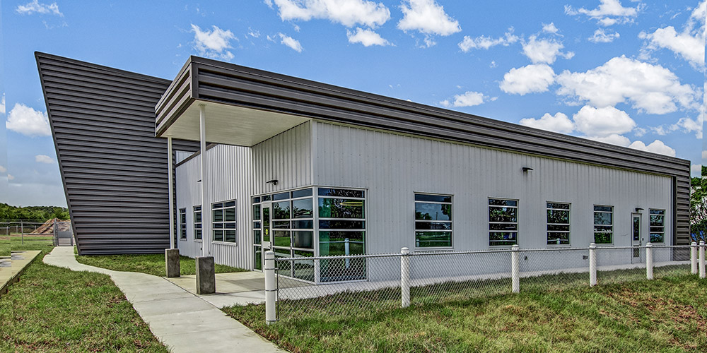 Metal building hangar