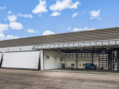 Steel building hangar