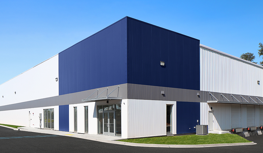 Pre-engineered distribution center with insulated metal panels