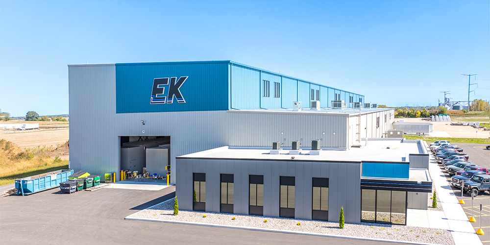 Manufacturing steel building