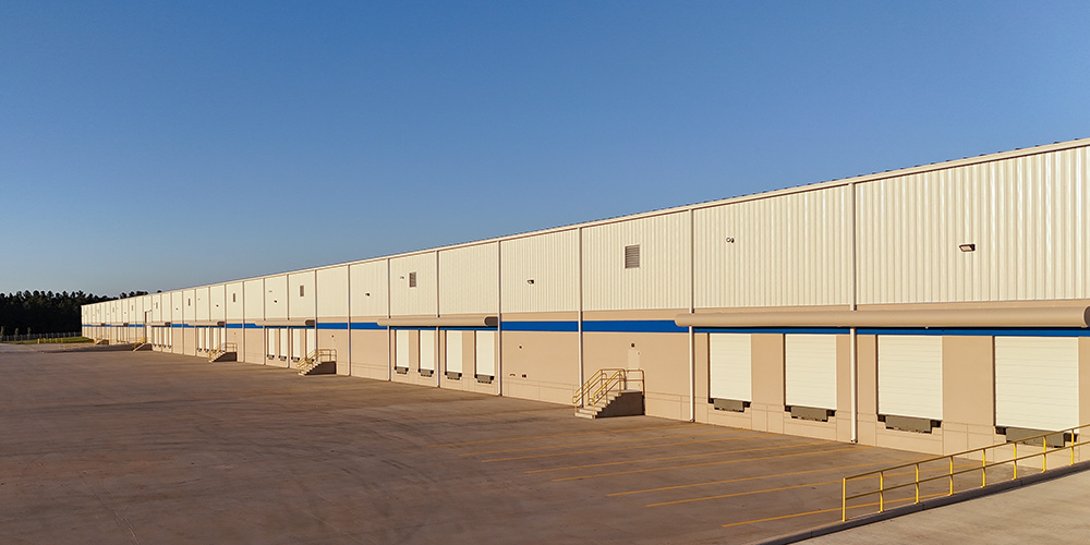 Warehouse and distribution metal building