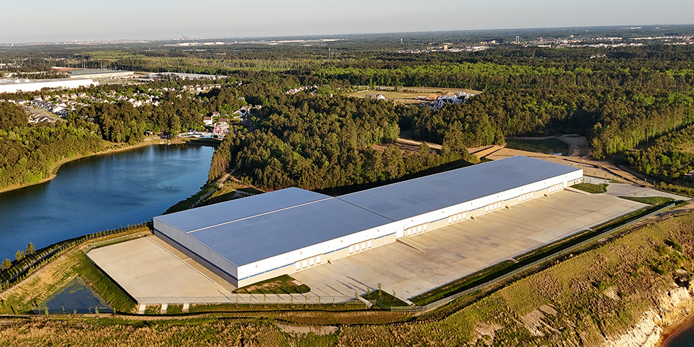 Metal building logistics warehouse